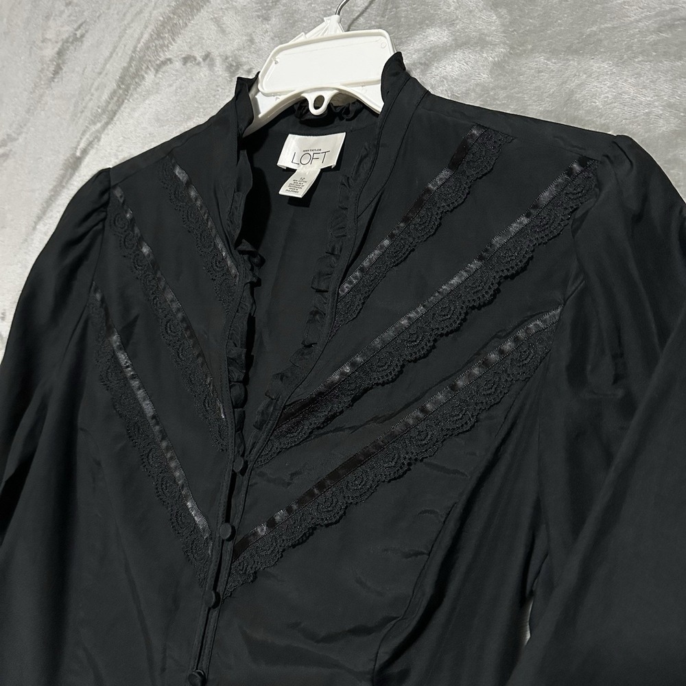Loft Victorian Edwardian Style Lace Button Down Blouse Womens Size 12 Silk Blend - Picture 3 of 8